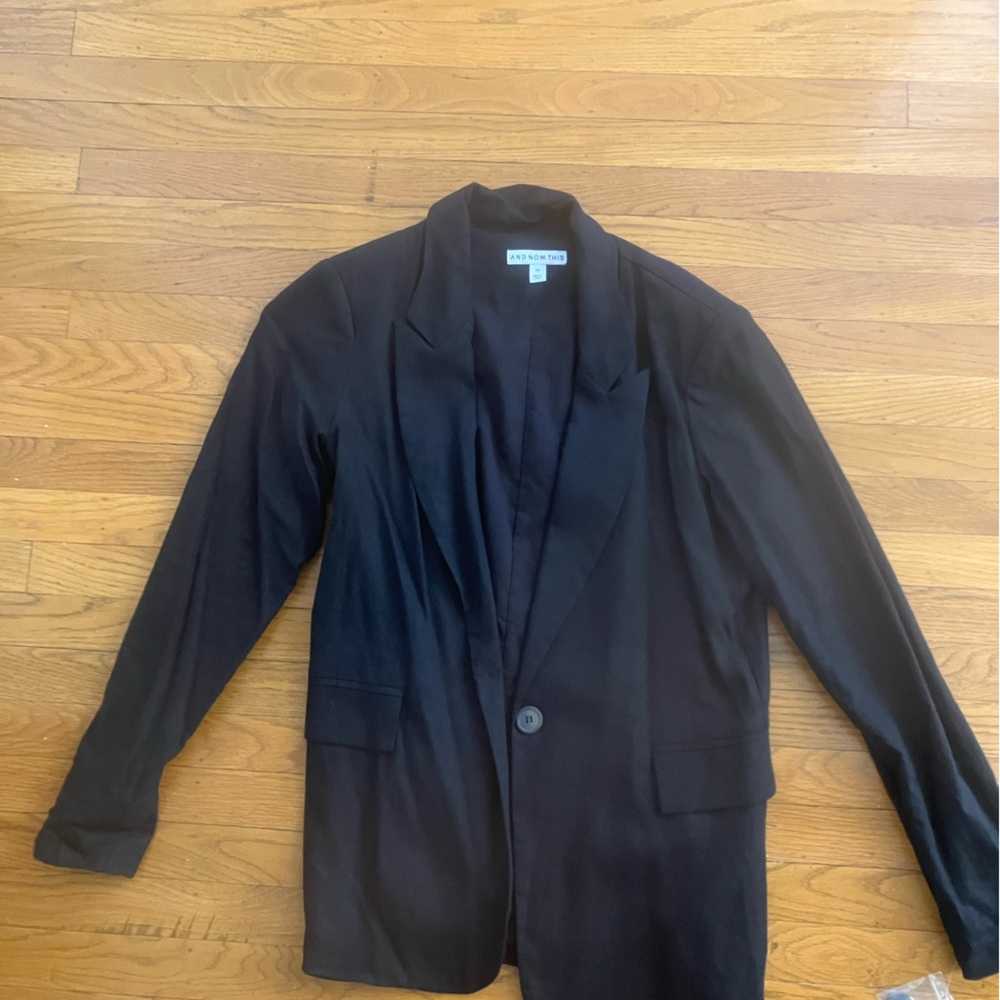 Never worn blazer from Macys. Light linen material